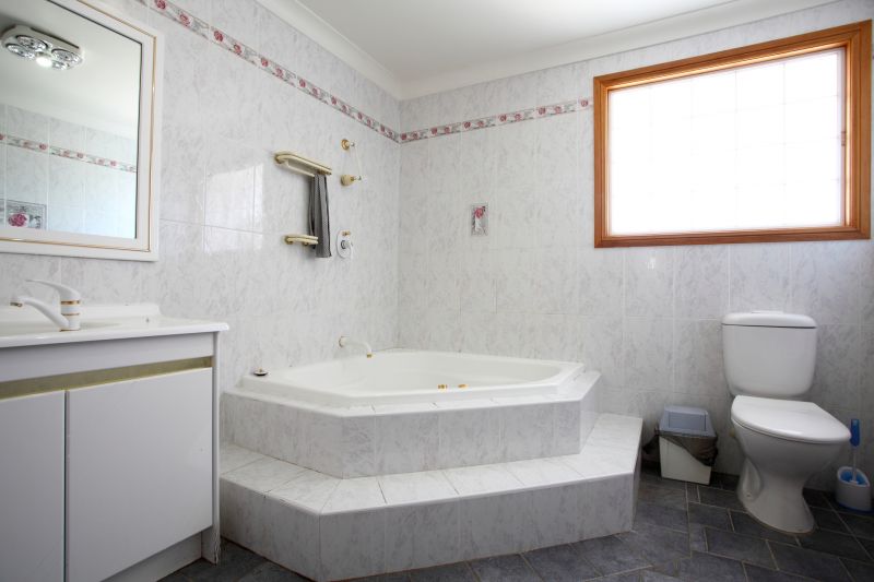 Top Bathtub Installation Companies in Stow, OH