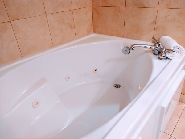 Jetted Tub Replacement in Berea